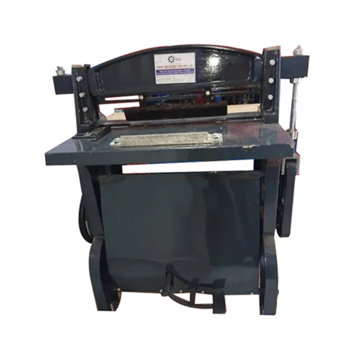 ब्लैक इंडस्ट्रियल फाइल पंचिंग मशीन