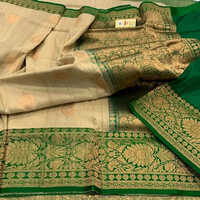 मल्टीकलर मॉडर्न सिल्क साड़ी