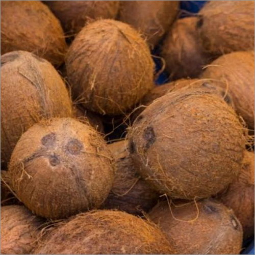 सफेद ताजा नारियल