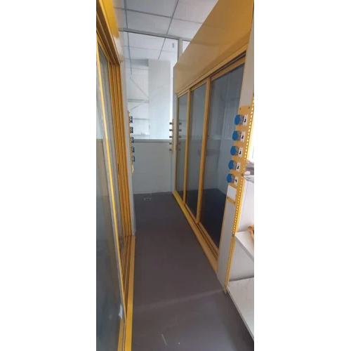 Blue-white Walk In Fume Hood