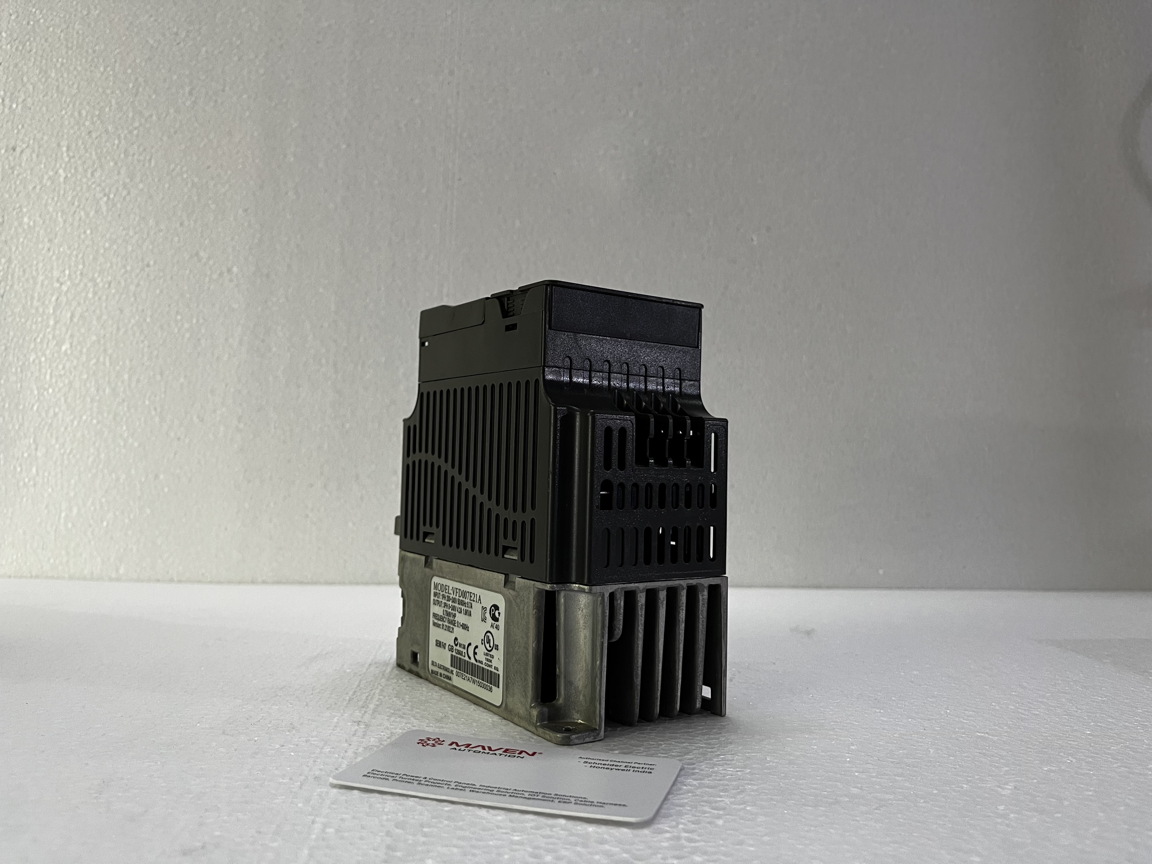 Delta Vfd007e21a Variable Frequency Drive - 6.2x9x7 Inches , 230vac Input Voltage, -10â°c To 50â°c Operating Temperature, 1.3 Kg Weight