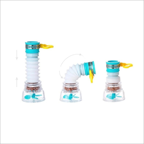 सफेद और नीला प्लास्टिक नल