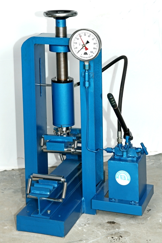 Flexural Testing Machine For Concrete - Digital