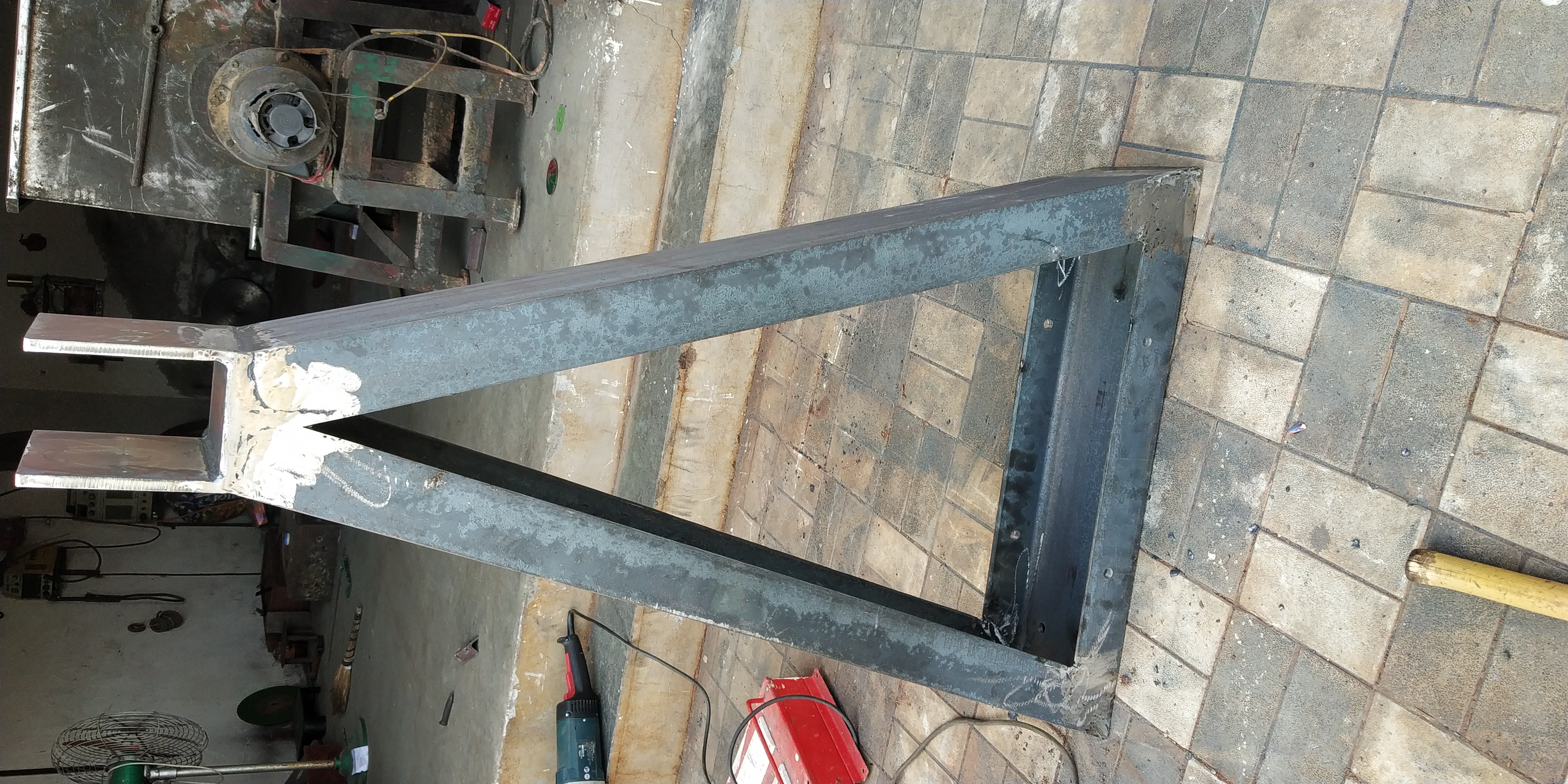 Industrial Fabrication Service - Steel Structure, Dimensions As Per Customer Requirement, Rock Wool Insulation, Custom Color Options