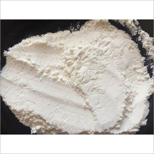 सफेद मैदा का आटा