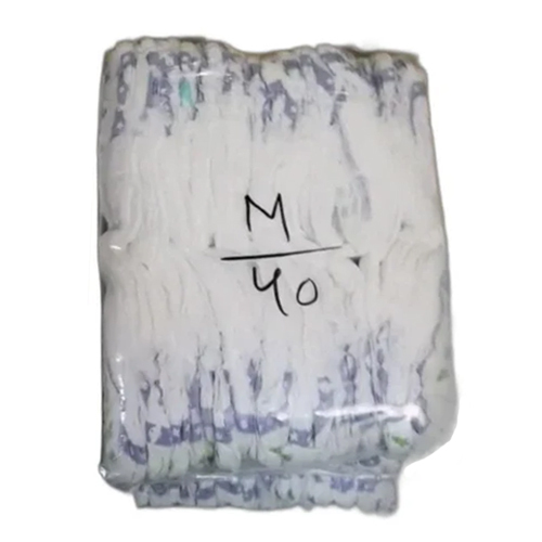 व्हाइट लूज बेबी डायपर