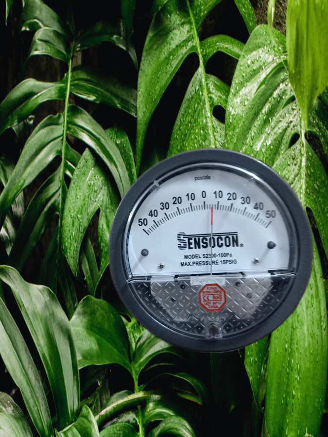 White/black Series S2000 Sensocon Differential Pressure Gauges In Bokaro Jharkhand