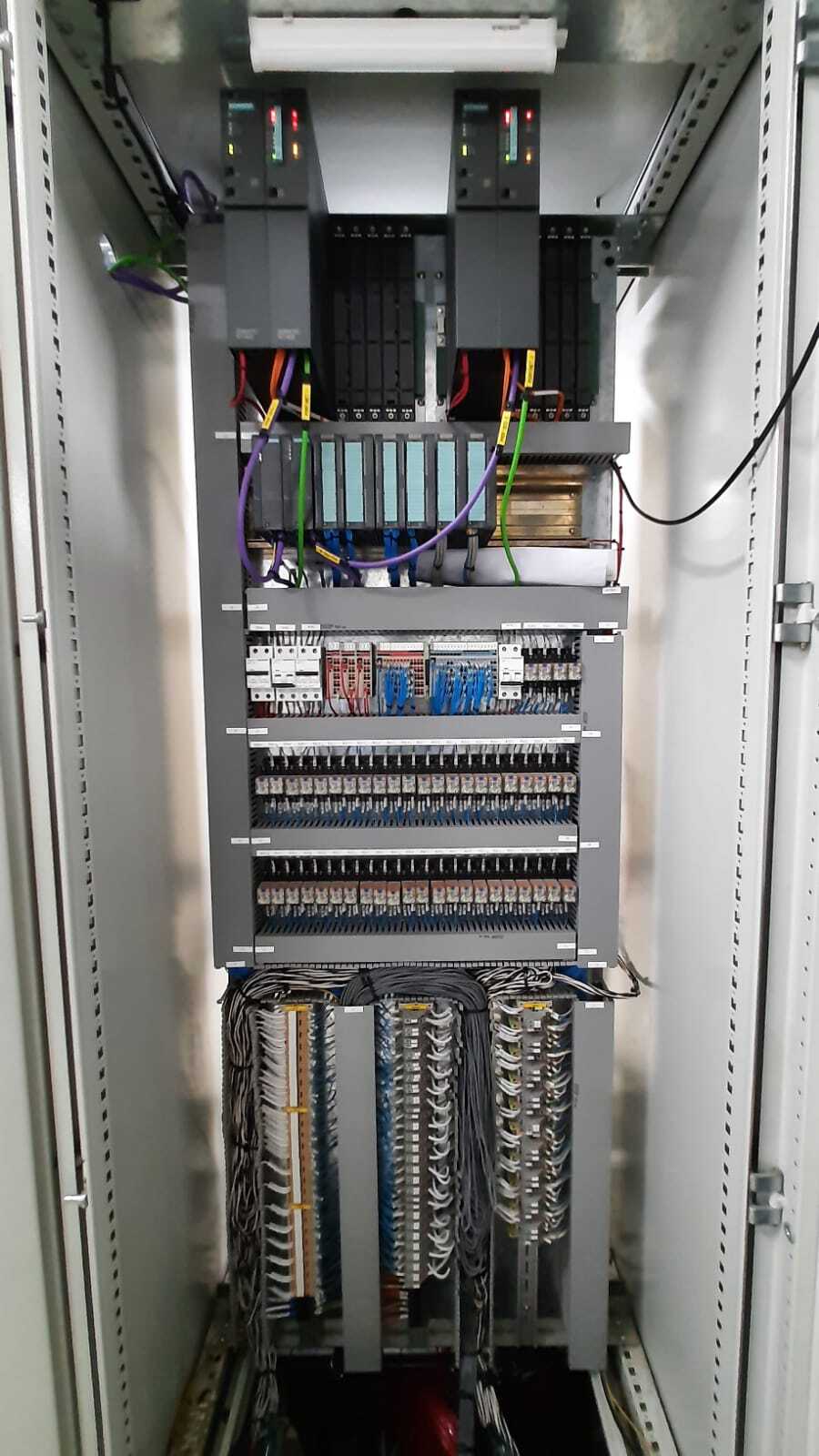 Plc Control Panel - Metal And Abs Base, Different Thickness, 50 Mhz Frequency, Powder Coated Finish, Warranty Included