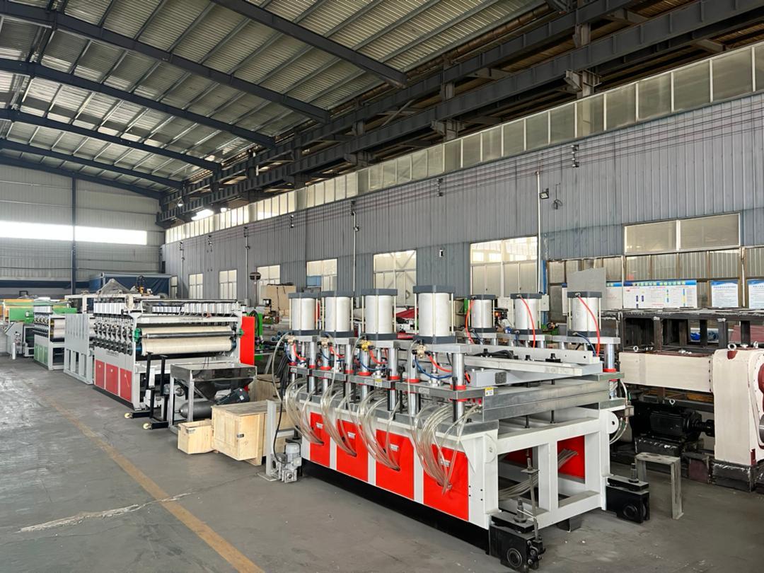 Wpc Foam Board Extrusion Line Dimension(l*w*h): 85x4x6 Foot (Ft)
