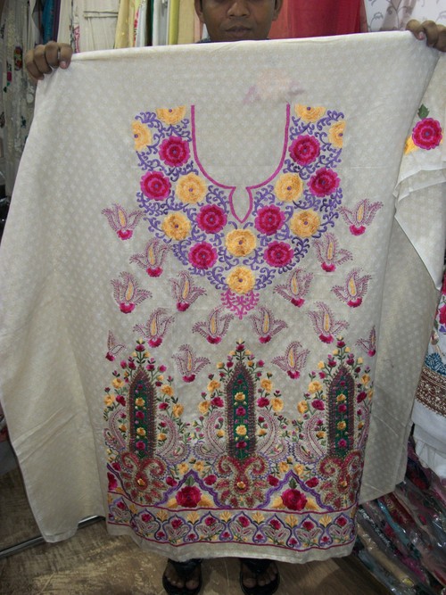 महिलाओं के लिए प्रिंटेड कॉटन सूट