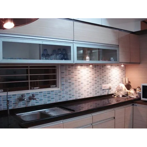 लैमिनेटेड मॉड्यूलर किचन कारपेंटर असेंबली