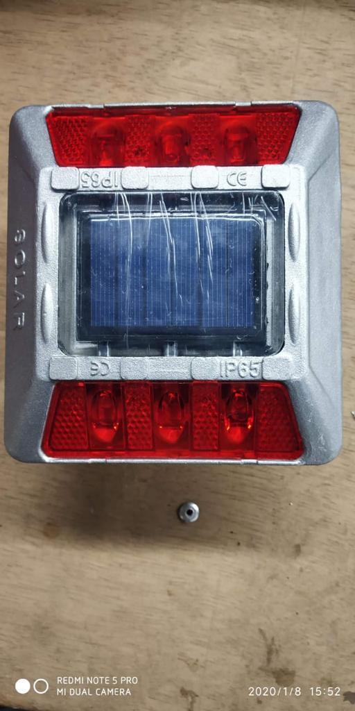 Solar Road Stud - Standard Size 10x10 Cm, Solar-powered Led Lights For Nighttime Visibility - Illuminated Road Guidance Enhancing Safety