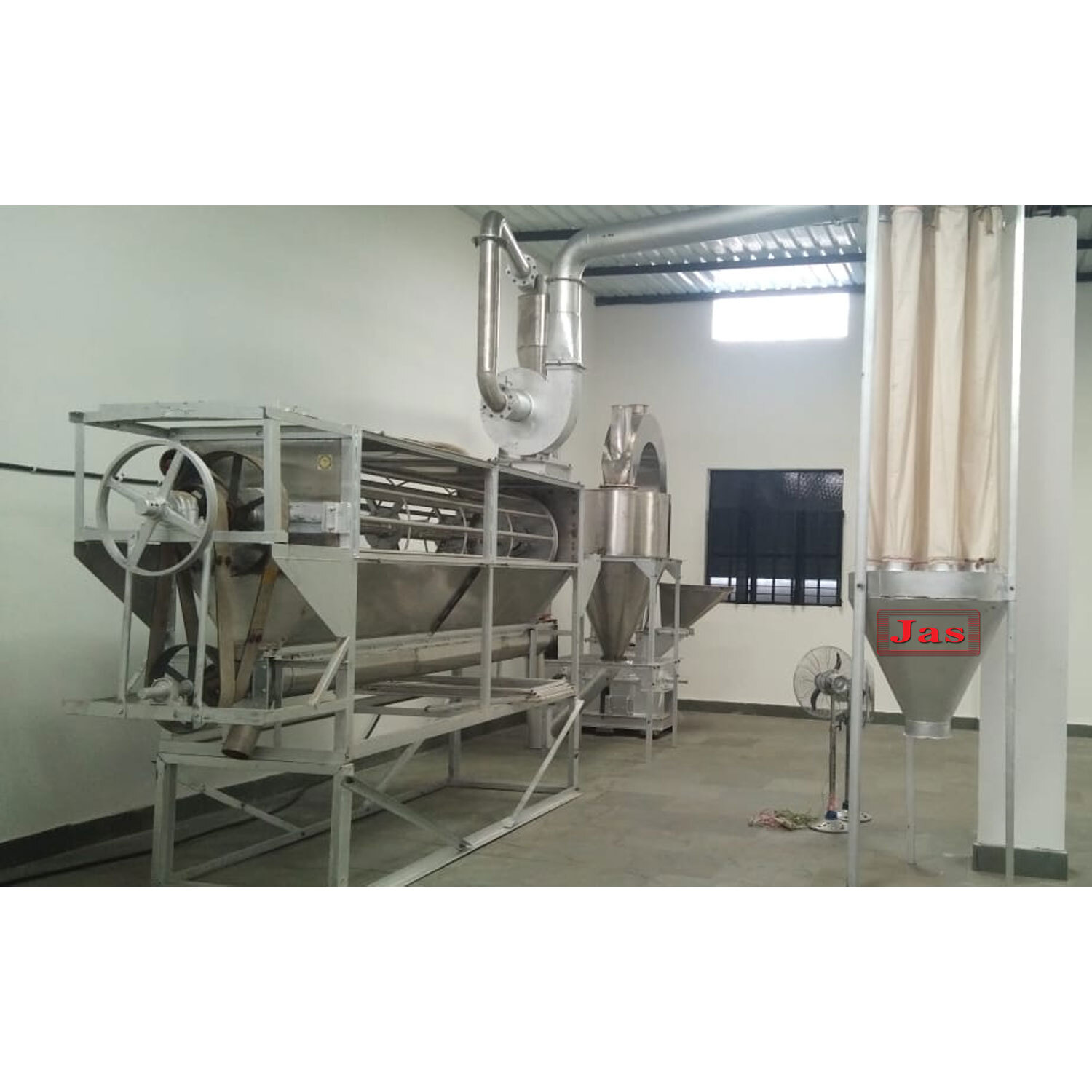 Turmeric Grinding Machine Capacity: 75-2000 Kg/hr