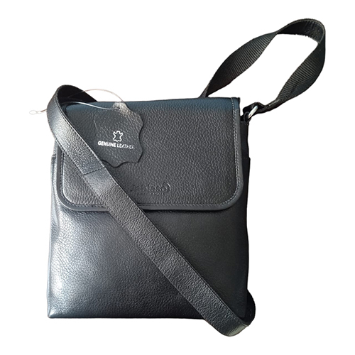 मॉइस्चर प्रूफ ब्लैक स्लिंग बैग