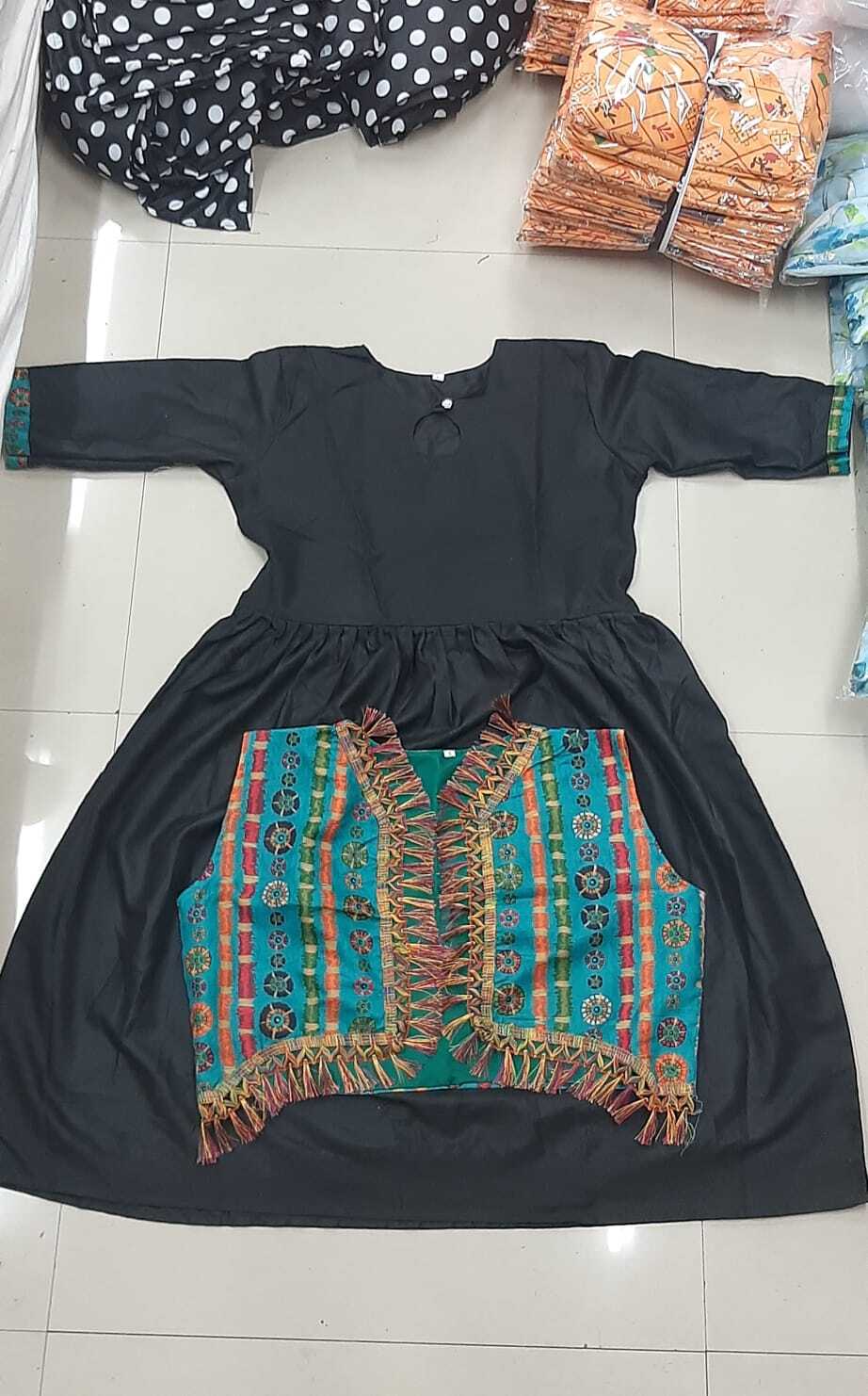 Women Rubi Cotton Print With Full Inner And Lace Top...
