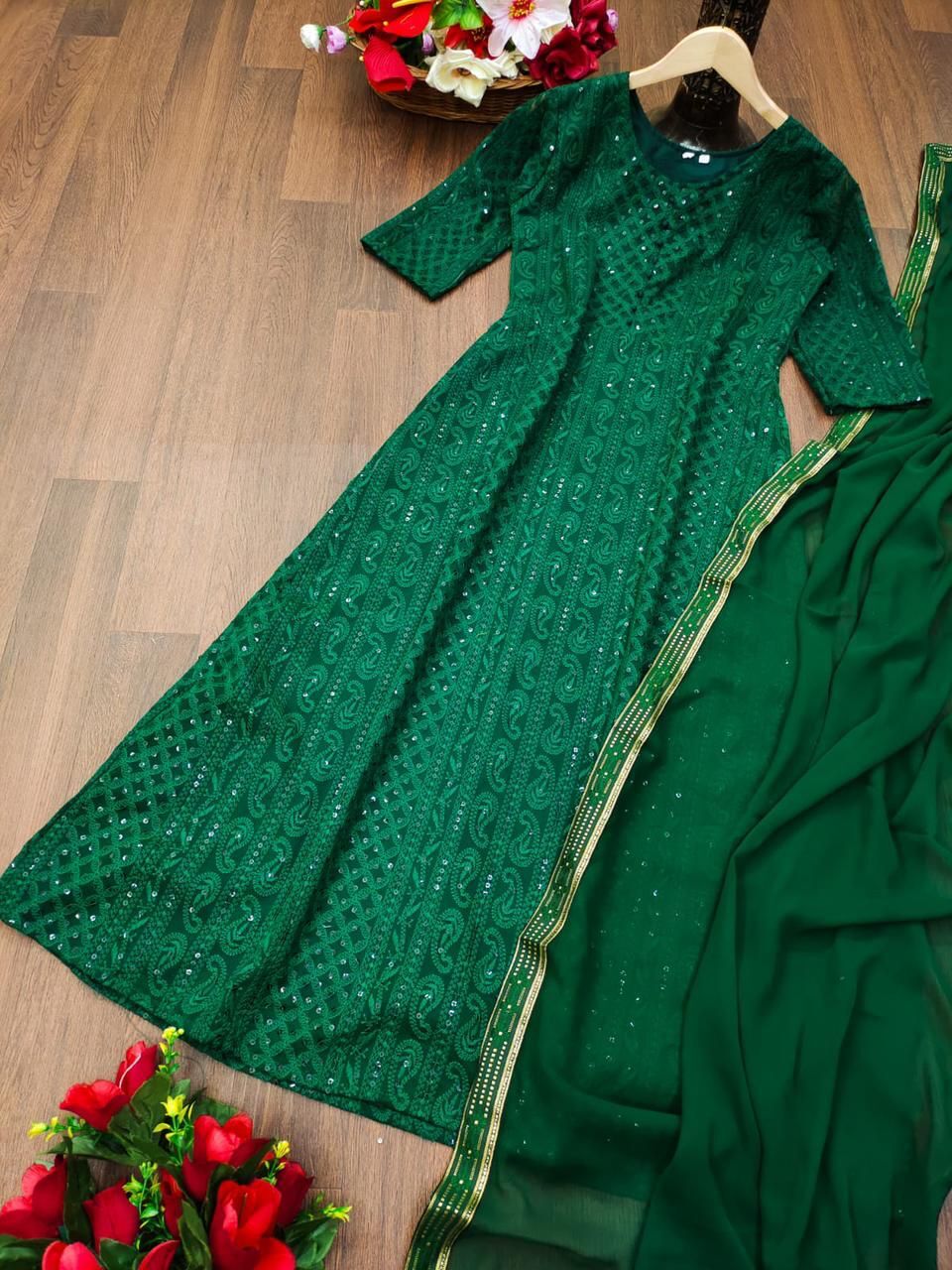 Aarohi Green Georgette Kurti Decoration Material: Laces