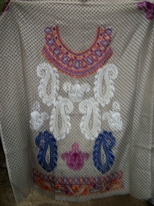 कढ़ाई वाले अनारकली सूट