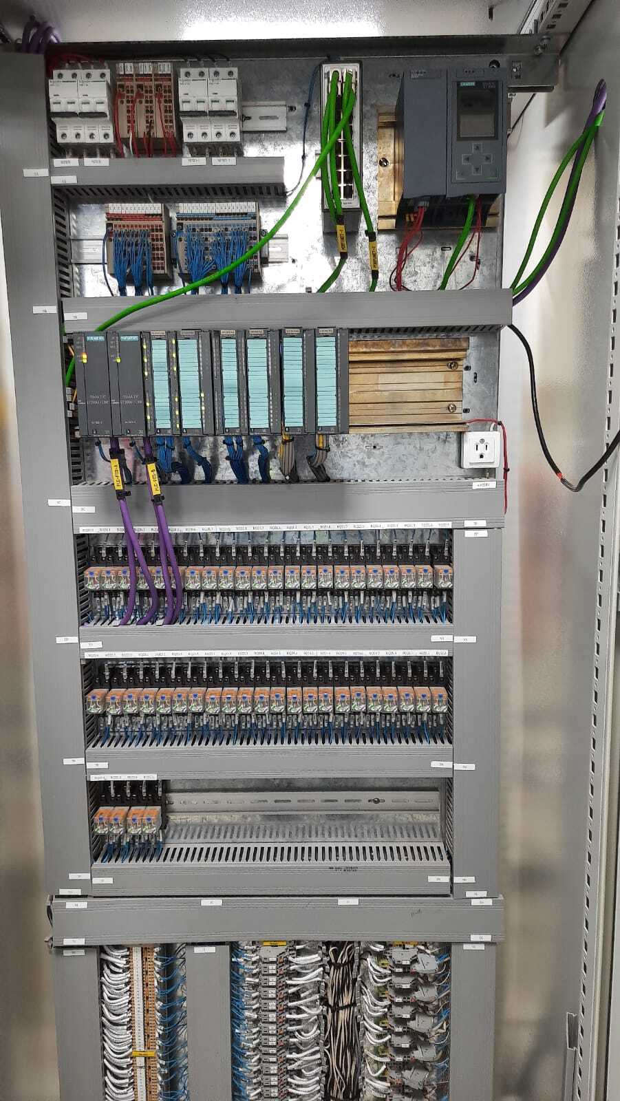 Plc Control Panel - Metal And Abs Base, Different Thickness, 50 Mhz Frequency, Powder Coated Finish, Warranty Included