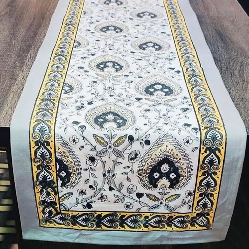 मल्टीकलर हैंडब्लॉक प्रिंटेड कॉटन टेबल रनर