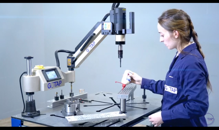 Servo Controlled Electrical Tapping Machine Reo M16 With 1 Year Warranty - Color: Silver