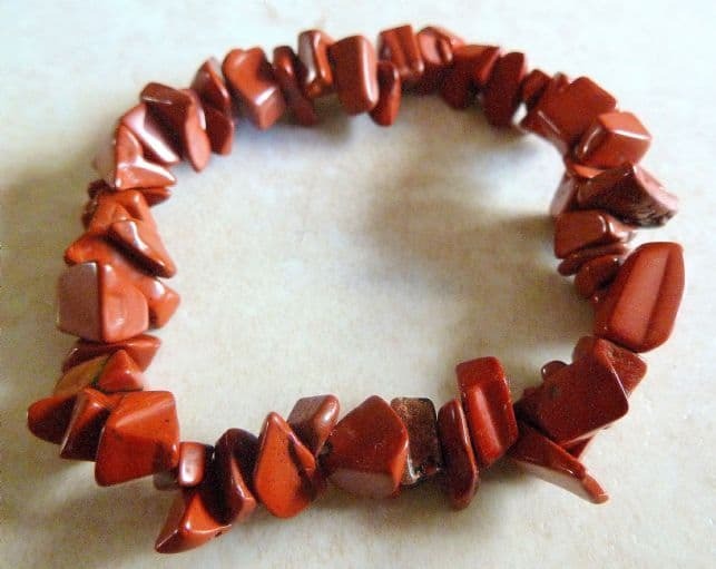 Red Jasper Chips Bracelet - Round-shaped Natural Stone Chips , Perfect For Love, Friendship, And Gift Giving