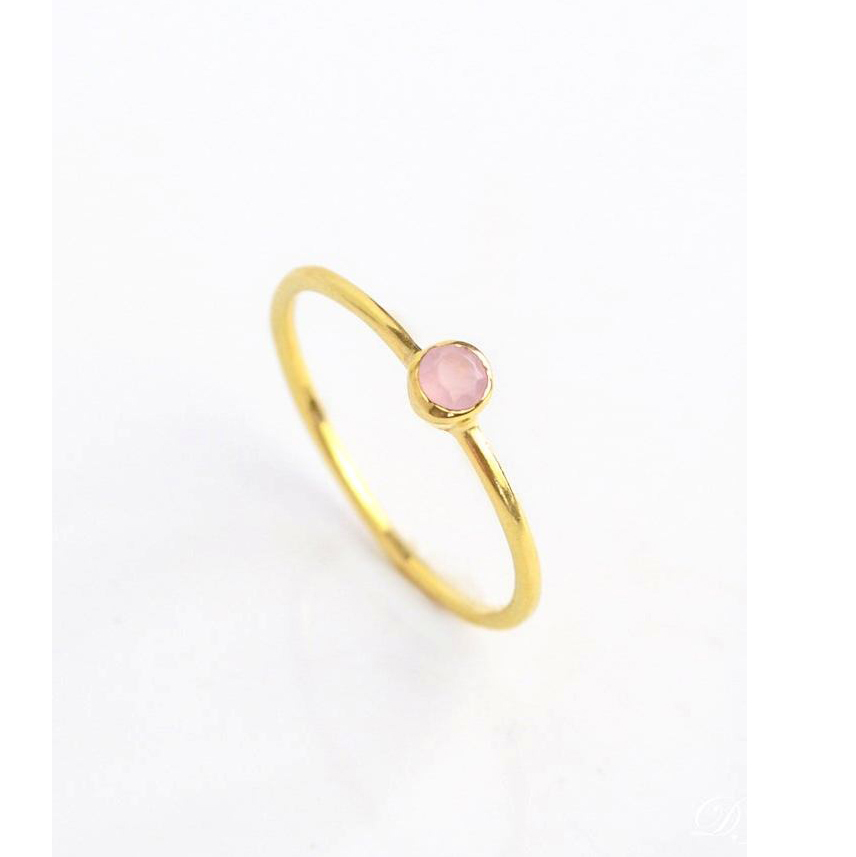 Tiny Gemstone Round Shape Gold Vermeil Ring Gender: Women