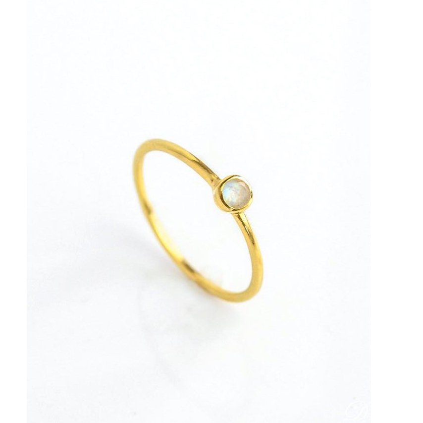 Tiny Gemstone Round Shape Gold Vermeil Ring Gender: Women