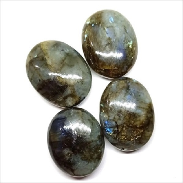 Beautiful High Quality Labradorite Gemstone Palm Stone - Material: Agate