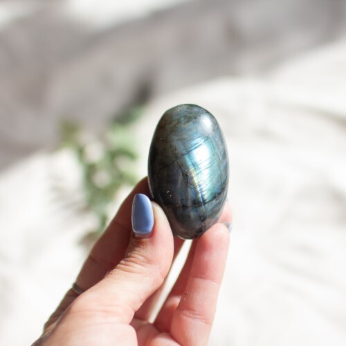 Beautiful High Quality Labradorite Gemstone Palm Stone - Material: Agate