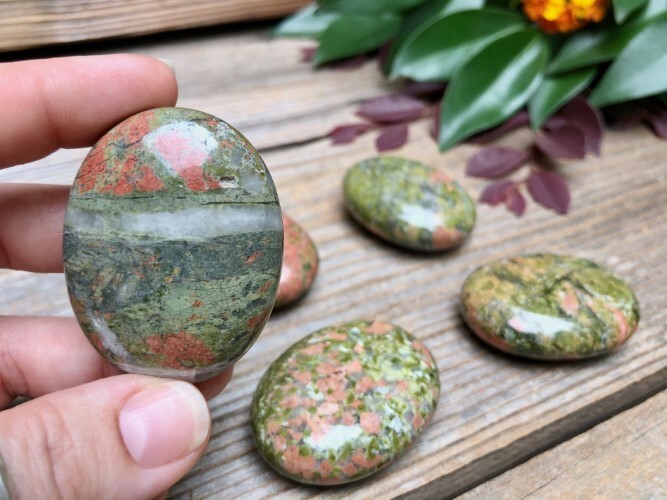 Beautiful High Quality Unakite Gemstone Palm Stone - Material: Agate