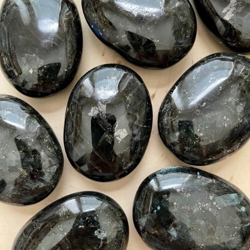 Beautiful Larvikite Gemstone Palm Stone - Agate Material, 65x45 Mm Size, Gray Color | Natural Oval Cut, 1 Kilogram Weight