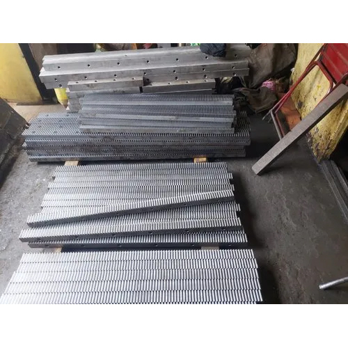 4 मॉड्यूल रैक