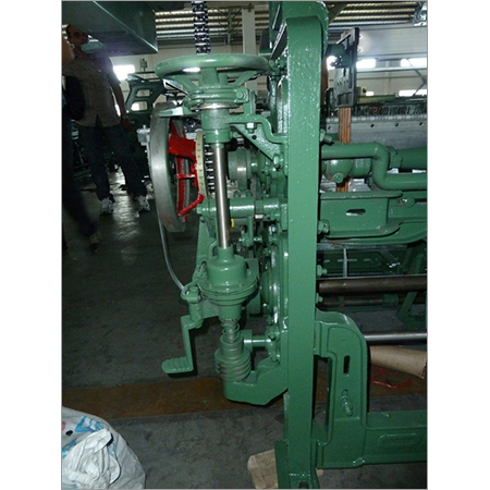 सूरत में रैपियर लूम मशीन