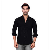 काले पुरुषों के लिए रेगुलर फिट प्लेन कॉटन शर्ट