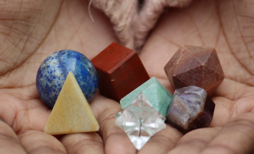 7 Chakra Gemstone Platonic Solids Geometry Set - Natural Stone, 7 Pieces, Multicolor, Square, Round, Octagonal, Hexagonal Shapes | Energy Balancing Tool, Durable Design