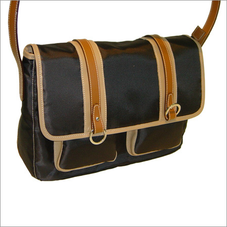 महिलाओं का हैंड बैग