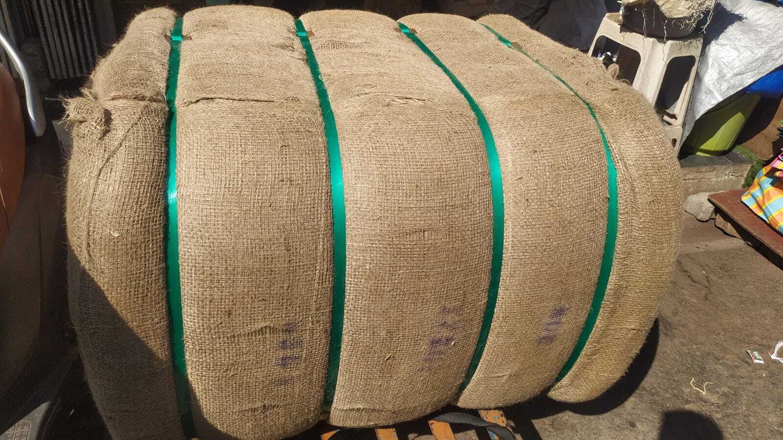 Hessian Cloth For Curing Purpose - Jute, 5 Oz. | Soaks Water For Moisture Absorption In Agriculture & Infrastructure Applications