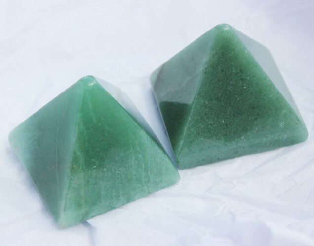 Natural Green Aventurine Gemstone Crystal Pyramid - 2 Inch A+ Grade Natural Stone, Sparkly Green Color, Ideal For Energy Healing And Meditation