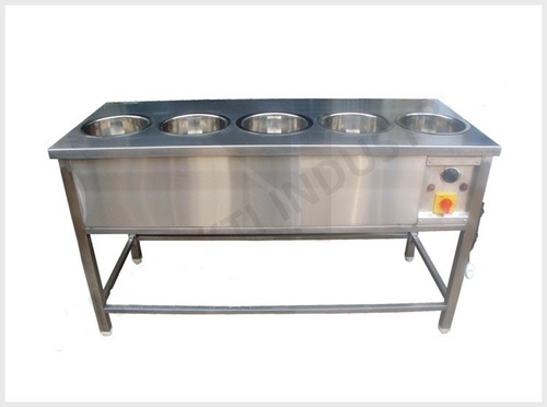 पांच कंटेनर बैन मैरी