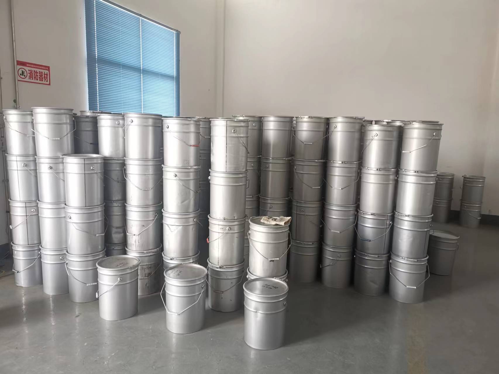 Yl-5001 Aluminium Paste - Industrial Grade Silver Color With High Strength | Metallic Aesthetic Perfect For Protective And Industrial Coatings