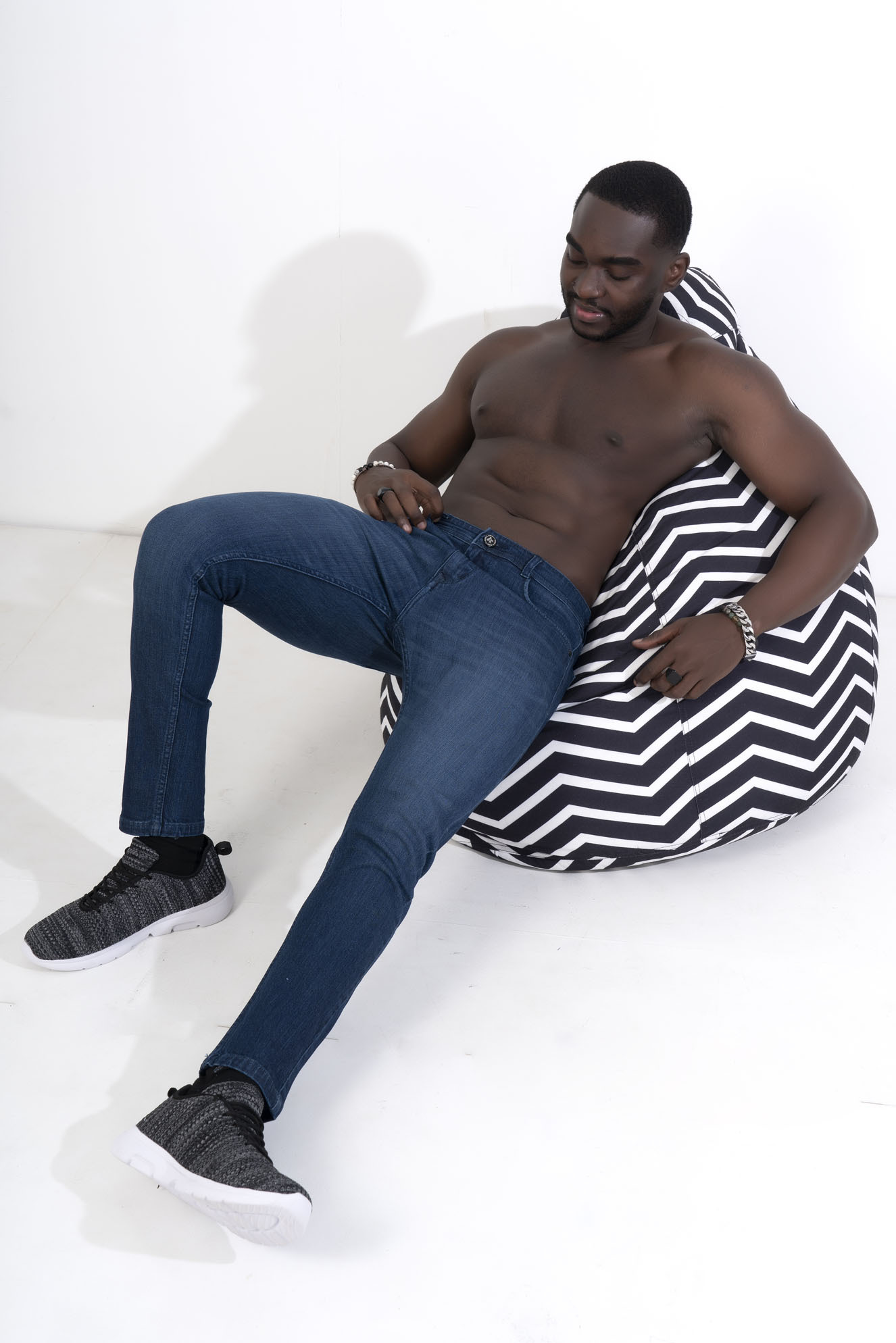 Fine Quality Jeans Age Group: >16 Years