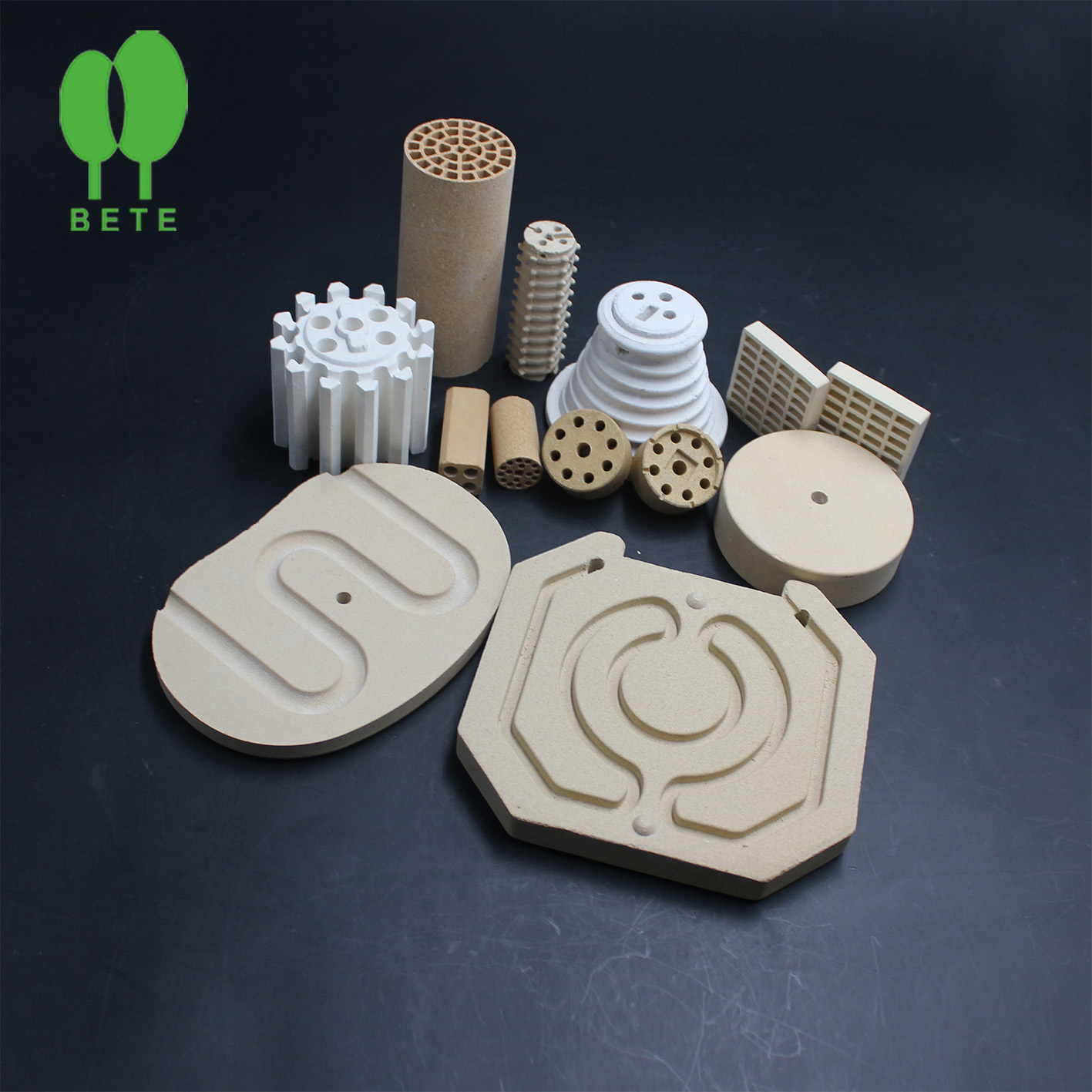 White & Brown Refractory Ceramic Parts