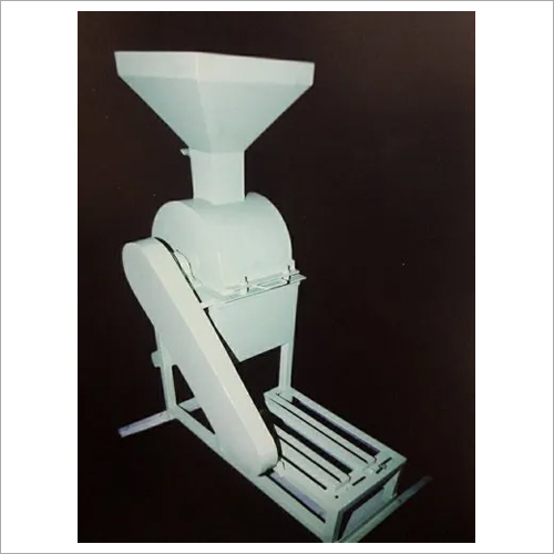 Corn Grinding Machine - 150-500 Kg/hr Capacity, 440V AC Motor - Stainless Steel, Semi-Automatic, 5kW Power Output, Industrial Use