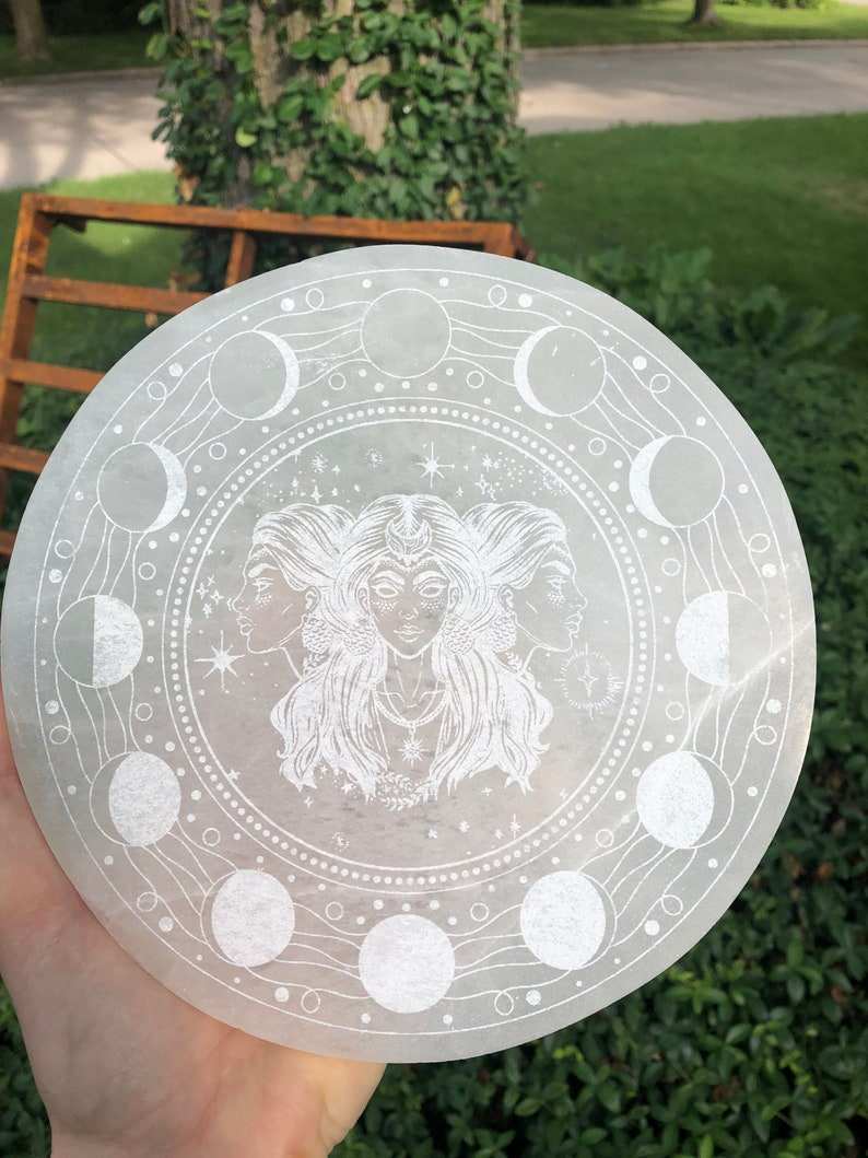 Natural Selenite Charging Plate With Engraved Egyptian Goddess Of Night - Natural Aaa Grade Selenite Free Size White Color 100 Gm Weight | Perfect For Cleansing Charging Crystals And Meditation