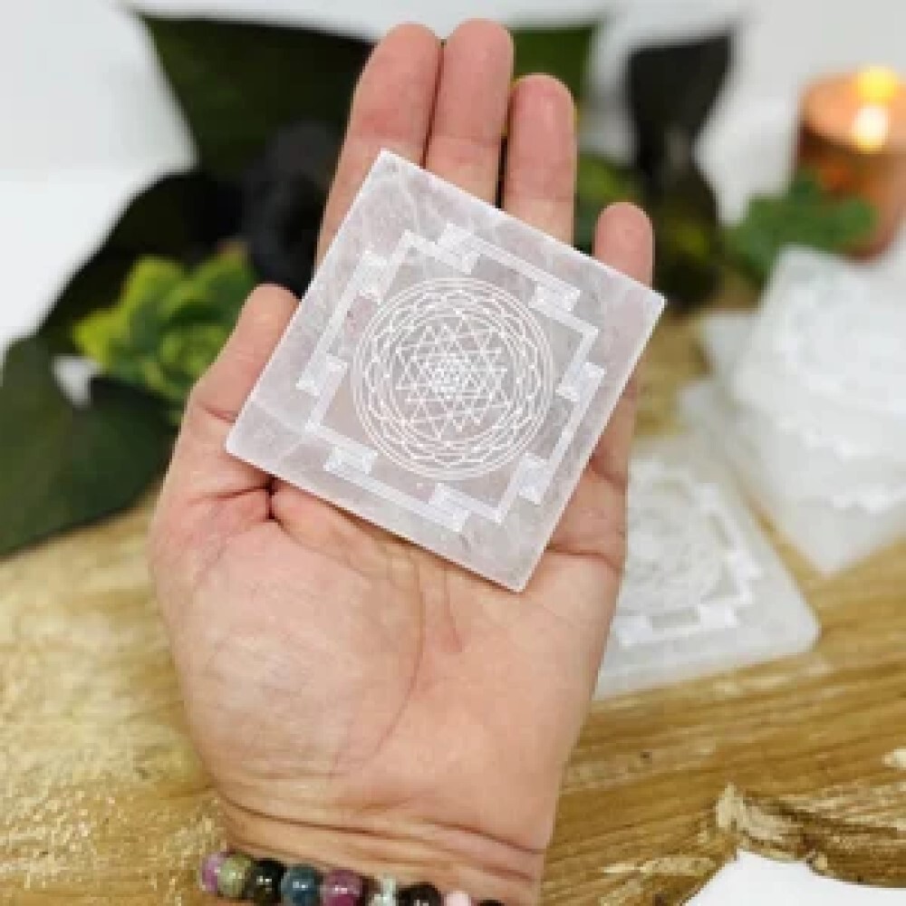 Natural Selenite Charging Plate With Shri Yantra Symbol Engraved - Round Brilliant Cut, 100 Gm White Natural Stone | Grade A+