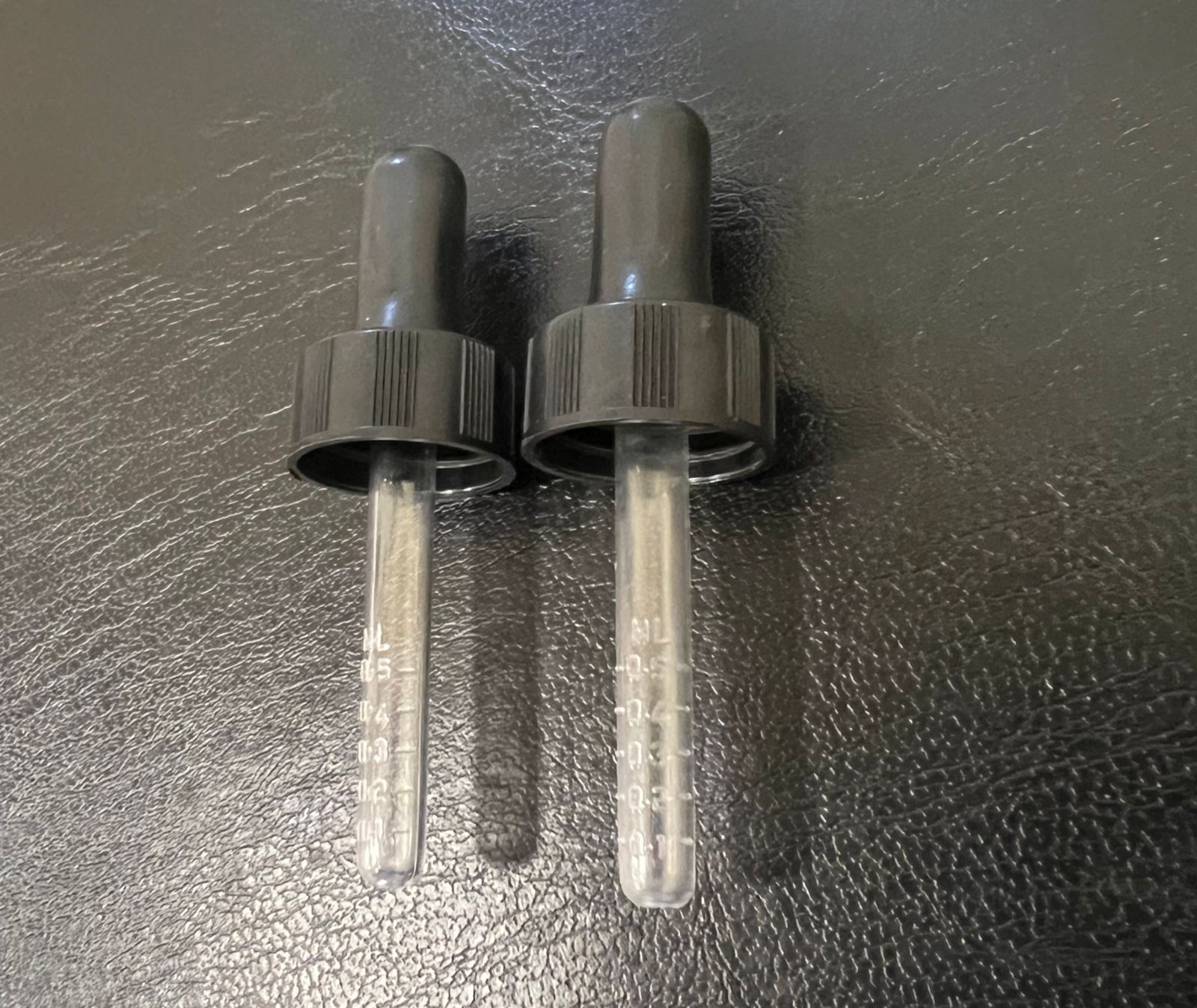 22mm Pharma Tpe Dropper Assembly - Color: Black