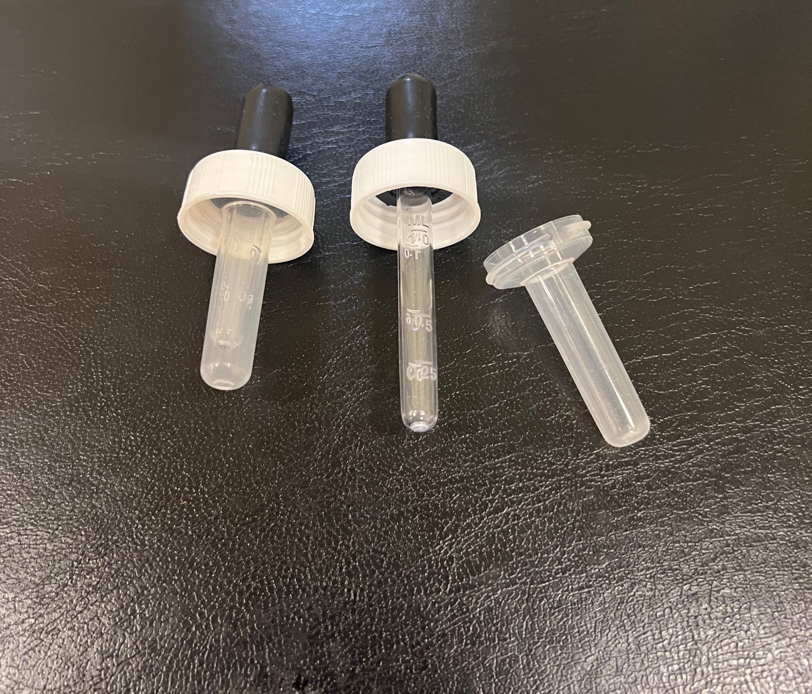 25mm Pharma Tpe Dropper Set - Color: Black & White