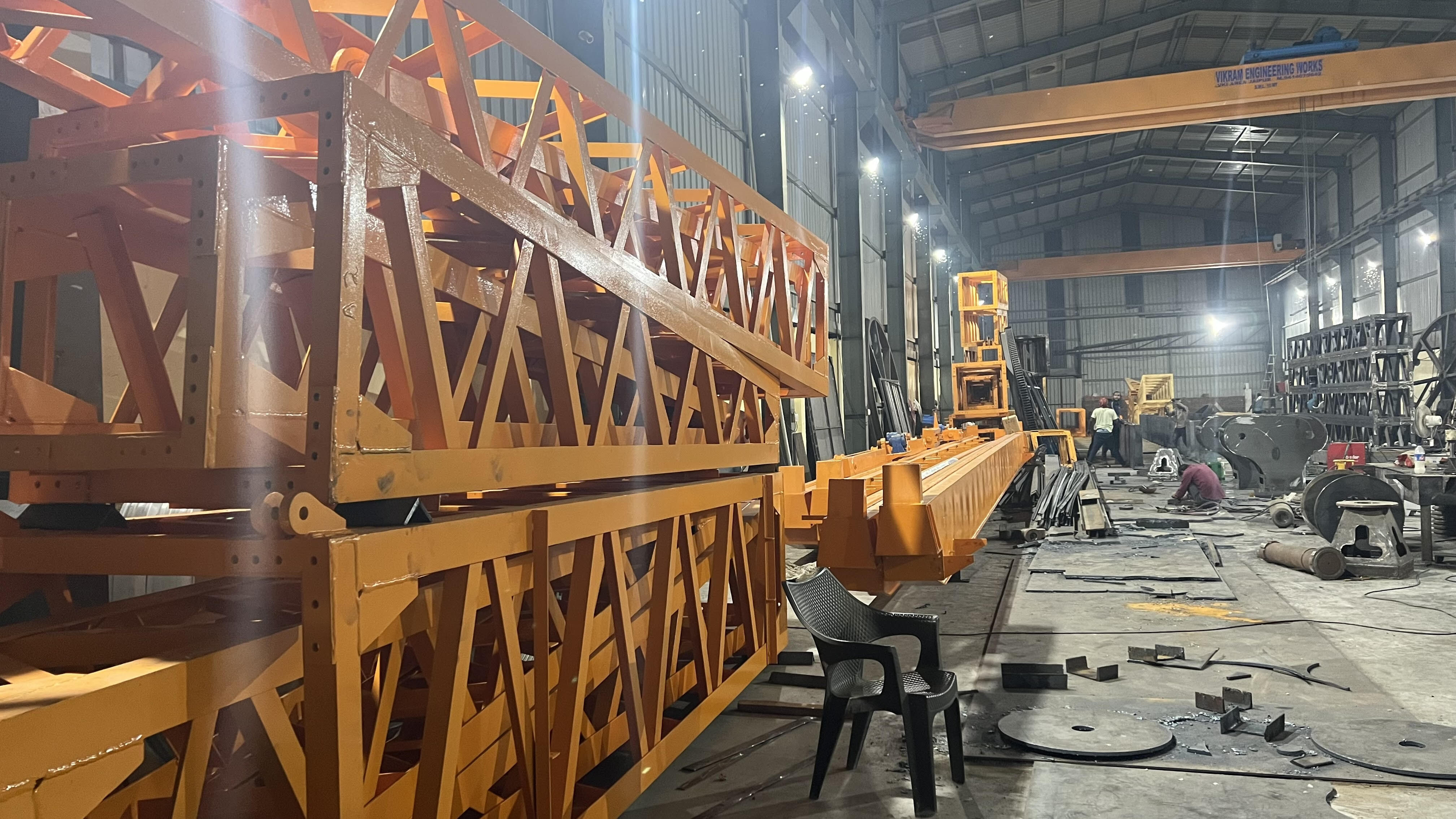 Derrick Cranes Application: Outdoor Yard