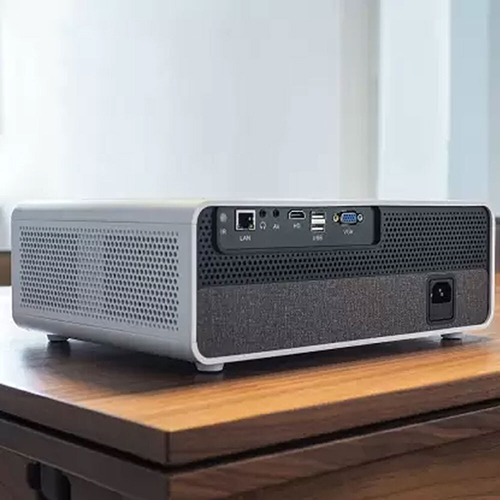 7000 Lm Lifetime Portable Projector