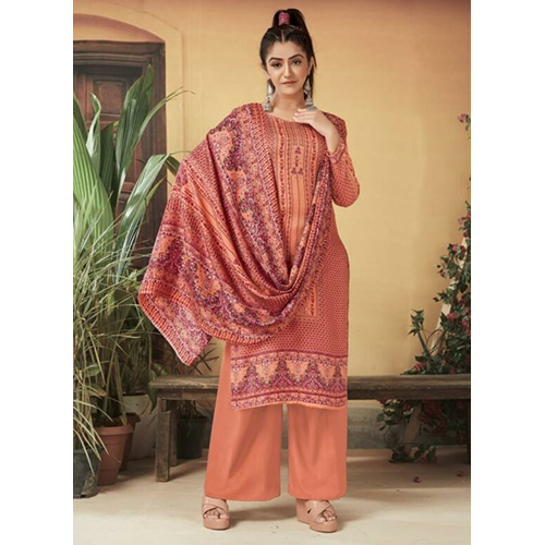 नेक वर्क सूट के साथ भारतीय पश्मीना प्रिंट